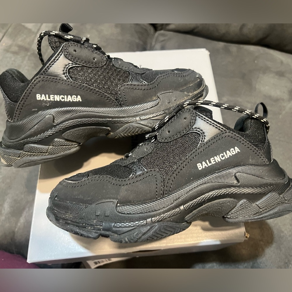 Kids balenciaga triple s size 32